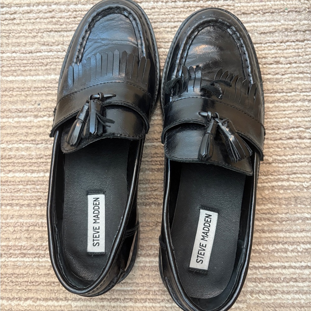 Steve Madden Classic Black Tassel Loafers